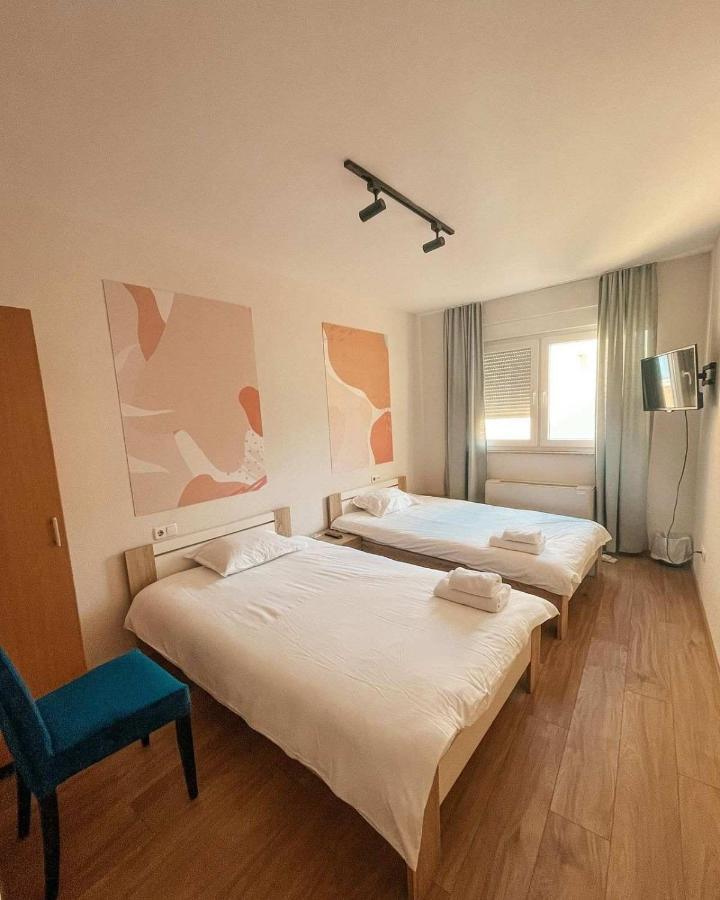 Mint Hotel Призрен Экстерьер фото