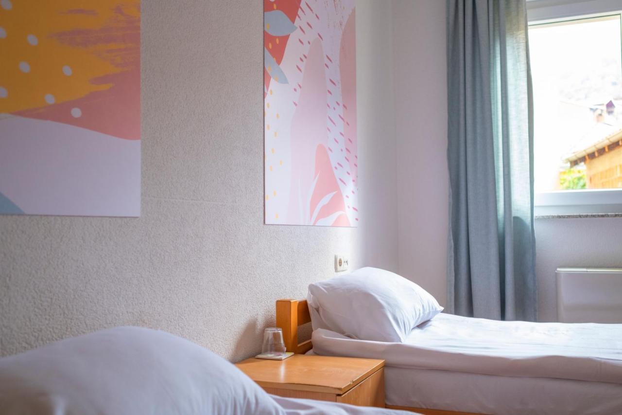 Mint Hotel Призрен Экстерьер фото