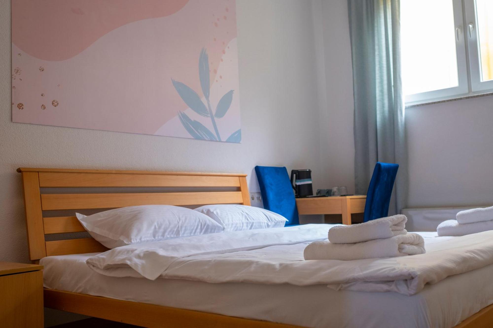 Mint Hotel Призрен Номер фото